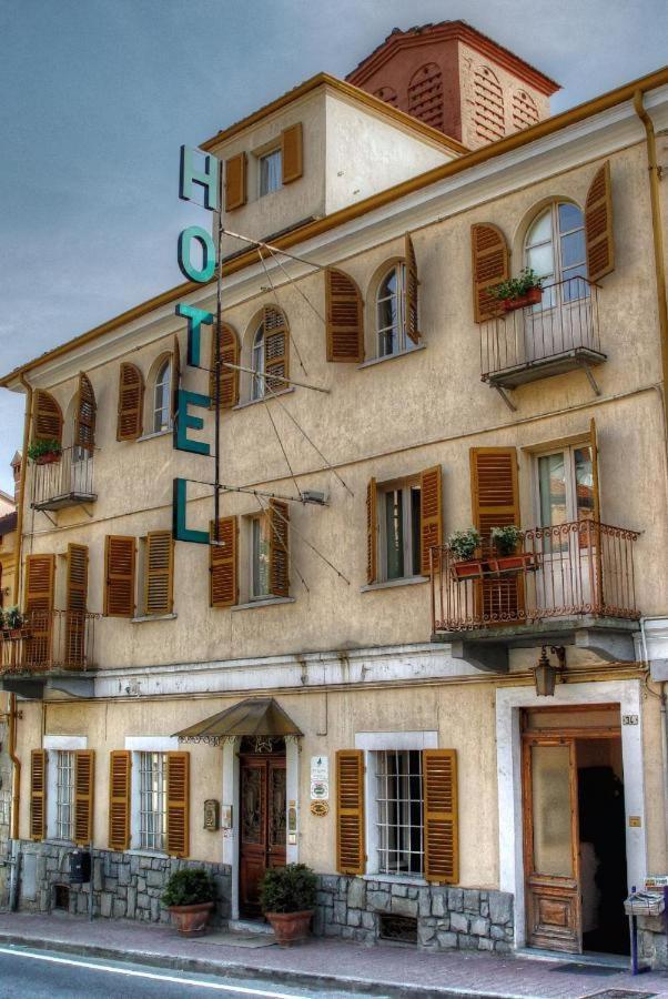 Hotel Pino Torinese Екстер'єр фото