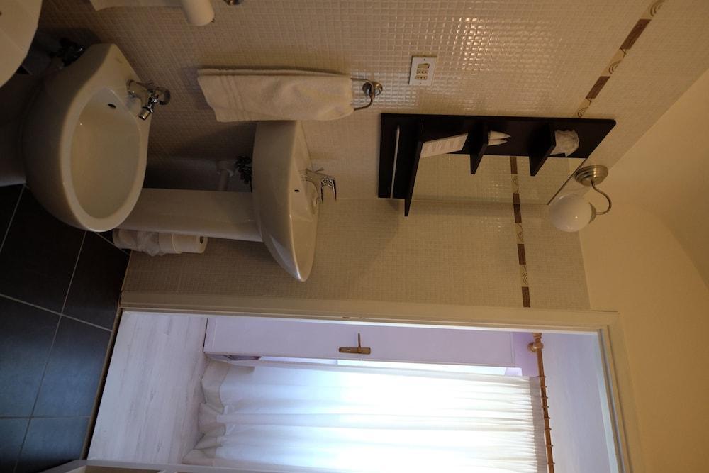 Hotel Pino Torinese Екстер'єр фото