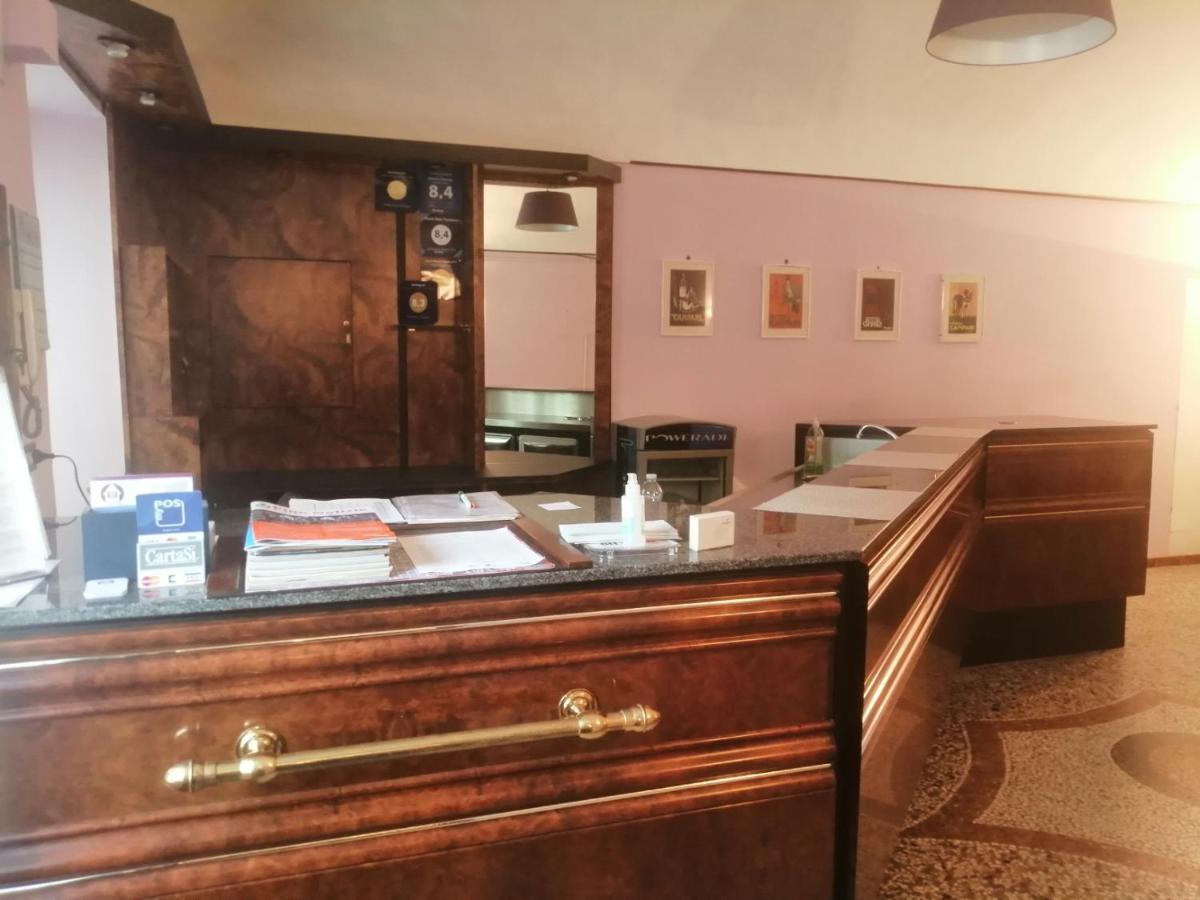 Hotel Pino Torinese Екстер'єр фото