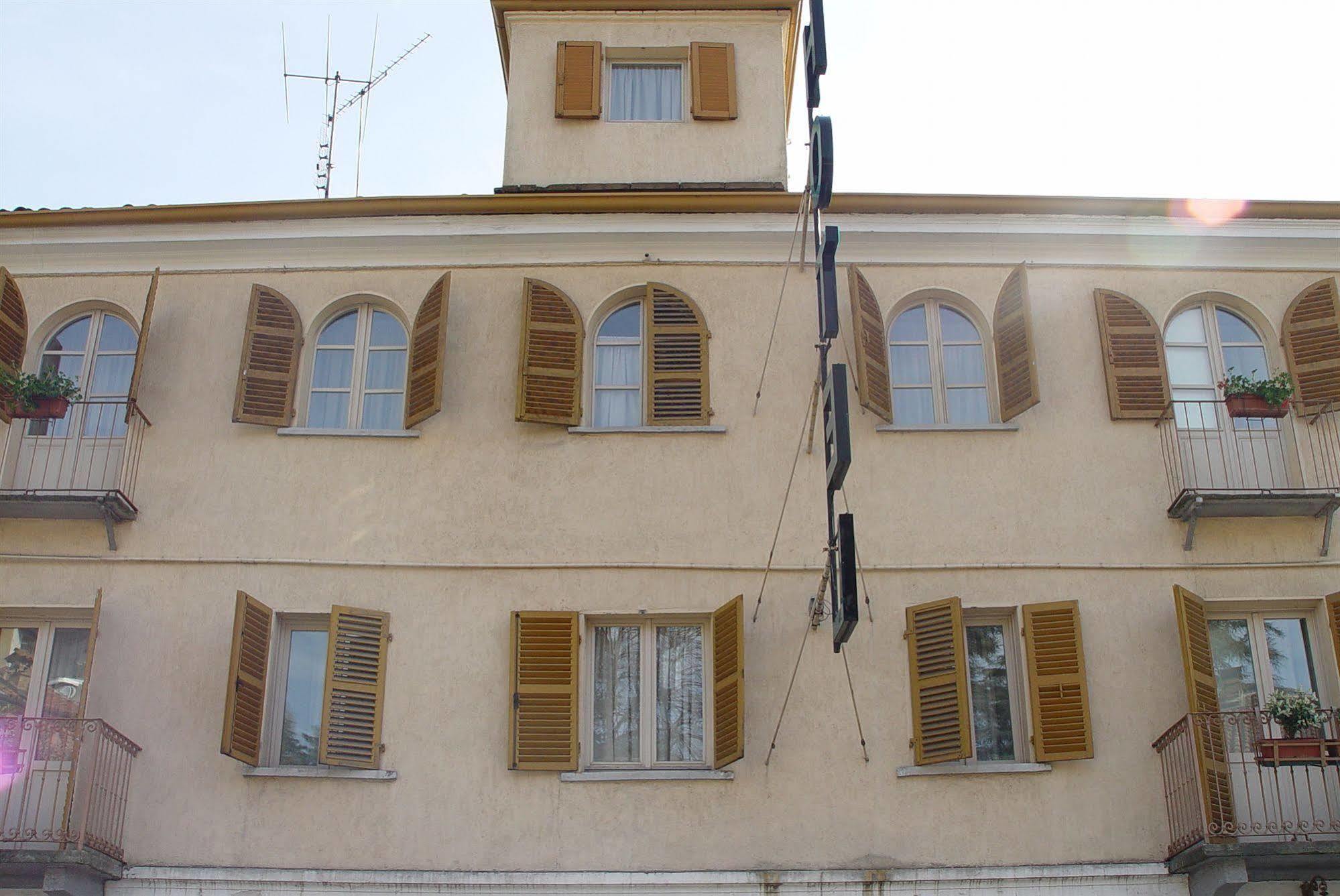 Hotel Pino Torinese Екстер'єр фото